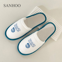 SANHOO pantoufles d'hôtel de luxe Spa logo de passepoil personnalisé pantoufles de chambre d'hôtel pantoufles confortables en velours épais avec semelle rembourrée
