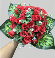 Großhandel Künstlicher Seidenrosenstrauß 24 Köpfe Kunstblumenarrangement Hochzeitsbrautstrauß Heim- und Festdekoration Fabriklieferung