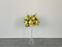 Arrangement de fleurs artificielles jaunes décoratives avec un grand support pour la décoration de mariage, de fête, d'hôtel, de table ou d'événement