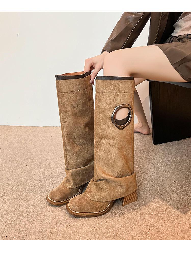 สีน้ำตาลอ่อน