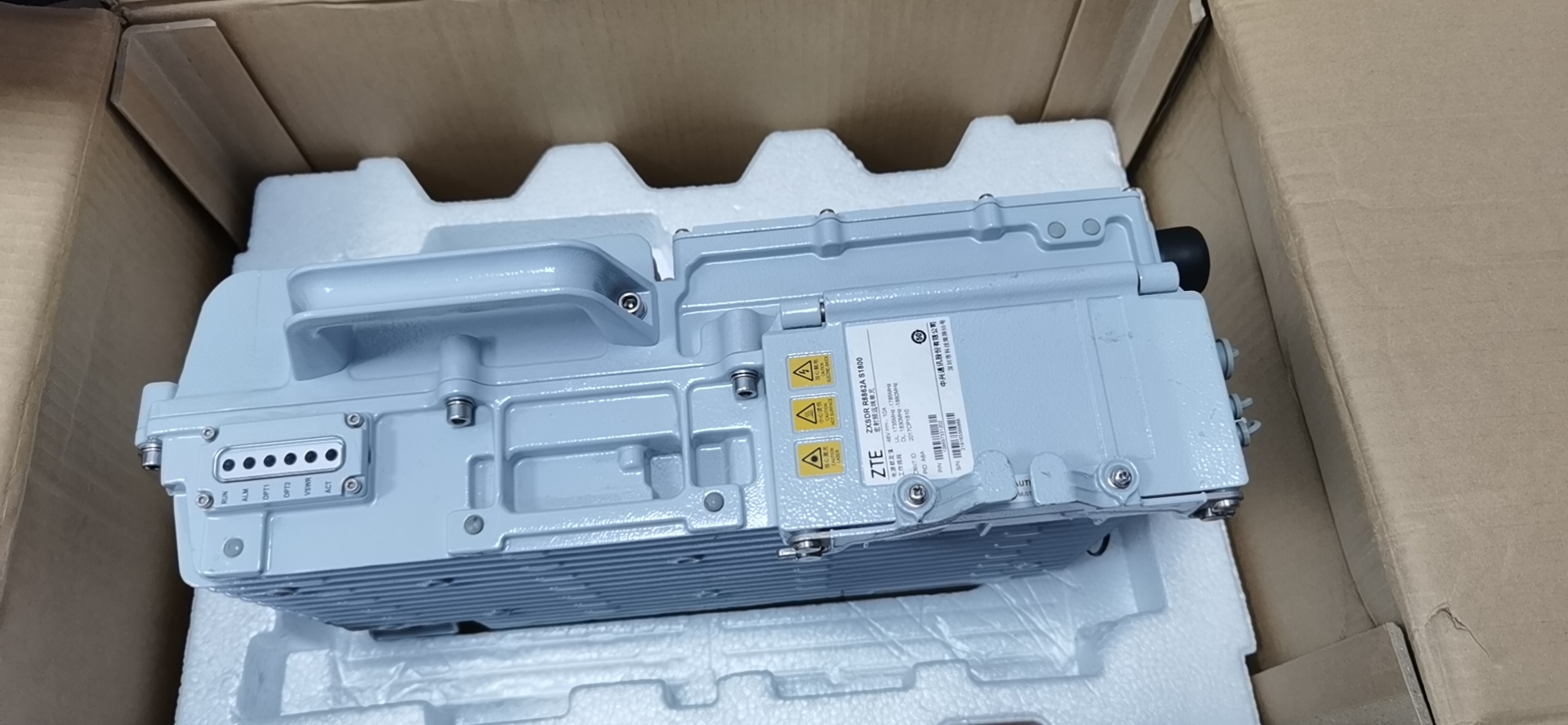 ZTE ZXSDR RRU R8862A S8500 - Transceptor Óptico 850 MHz UMTS/LTE