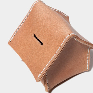 Hucha con forma de casa de cuero PU hecha a medida, regalo creativo de hucha, decoración del hogar elegante y minimalista. - Product Image 2