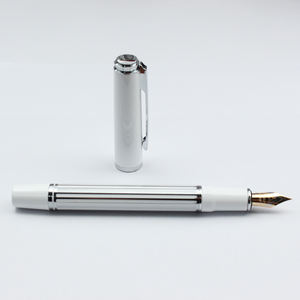 Regalo de negocios Proveedor de plumas estilográficas para escribir Estuche de juego Buen <span class=keywords><strong>precio</strong></span> Venta al por mayor Latón pesado Negro Oro Plata Recambio de metal 0,5 MM - Product Image 1