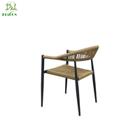 Chaise de salle à manger en aluminium de rotin tissé commercial Patio en osier moderne luxe empilable balcon extérieur Restaurant chaise de salle à manger