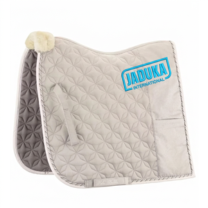Tapis de selle matelassé profilé avec poche, rembourré pour cheval, avec doublure en polaire et sangle de transport pour l'équitation - Product Image 1
