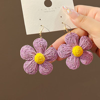 Pendientes de gancho de rafia hechos a mano estilo coreano con flor exagerada, diseño floral de bloques de color dulce, joyería de moda de nicho