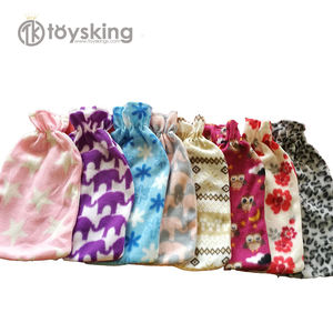 Housse <span class=keywords><strong>pour</strong></span> <span class=keywords><strong>Bouillotte</strong></span> d'Eau Chaude d'Hiver - Housse en Peluche Douce avec Poche <span class=keywords><strong>pour</strong></span> les Mains, Couverture <span class=keywords><strong>pour</strong></span> Coussin Chauffant <span class=keywords><strong>Électrique</strong></span> <span class=keywords><strong>pour</strong></span> Canapé, <span class=keywords><strong>Lit</strong></span>, Bureau, Personnalisable - Product Image 1