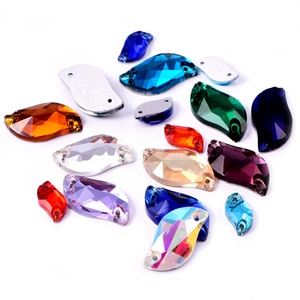 Strass en verre cristal cousus à la main, à fond plat, à double trou, en forme de diamants spéciaux, accessoires de vêtements DIY pour mariage - Product Image 5