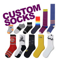 Personnalisez divers styles de chaussettes de sport, de chaussettes de football, de chaussettes de compression, adaptées à toutes les occasions sportives
