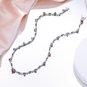 Klassische Luxus-Herzanhänger-Tenniskette mit Zirkonia in Lila für Damen - Product Image 3