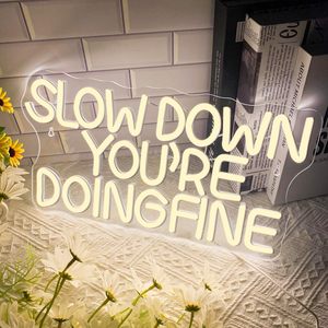 Letreros LED <span class=keywords><strong>de</strong></span> Neón con Diseño 'Slow Down You Are Doing Fine Love' para Decoración <span class=keywords><strong>de</strong></span> Pared, Luz Inspiradora Positiva, Regulable, Alimentación USB <span class=keywords><strong>de</strong></span> 5V - Product Image 2