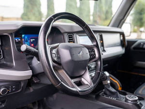 รถ SUV ปี 2021 รุ่น Bronco Badlands Advanced 4 ประตู พวงมาลัยซ้าย เบาะหนัง ไฟหน้า LED หลังคาซันรูฟ กล้องมองหลัง มือสอง ราคาถูก ขับเคลื่อน 4 ล้อ - Product Image 4