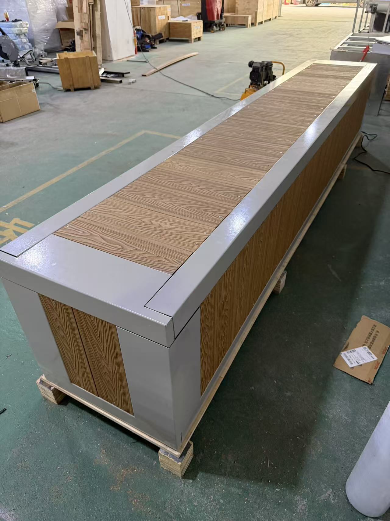 Cadre en acier + bois composite