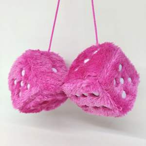 Modische weiche hängende Würfel dekorative Fuzzy Plüsch Paar Metall würfel für Auto - Product Image 2