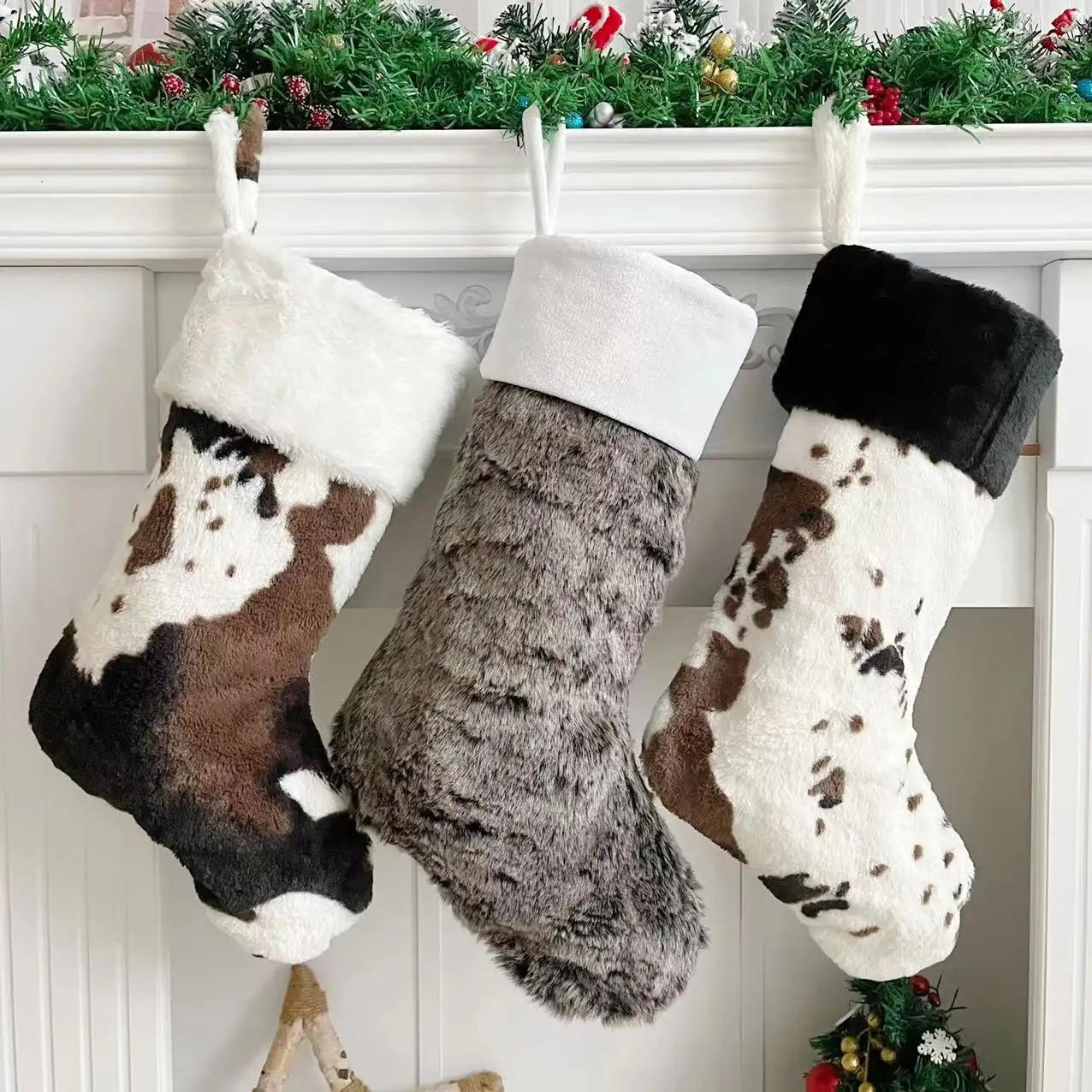 2023 Western Christmas decorative Gift Bag Burlap Plush Cow Print Christmas Stockings