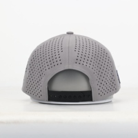 Chapeau de baseball sportif en polyester découpé au laser à 6 panneaux Patch tissé à bord incurvé à la mode américaine formelle pour l'extérieur