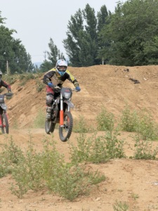 Moto tout-terrain TE5 7273A pour la course de montée verticale sur rochers et pentes - Product Image 1