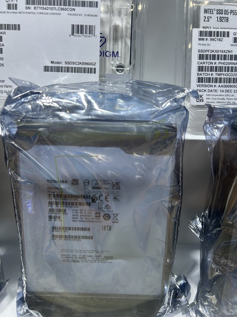MG08ACA16TE 16TB 7200rpm 512MB Cache SATA 6Gb/s 3.5 Inch Enterprise Hard Drive HDD for Server Storage Array NAS