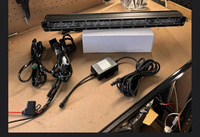 Barre de lumière LED droite à une rangée de 50 pouces Super Bright Super Slim Truck Vehicles 250w RGB Chasing Light Bar pour Jeep Wrangler JL