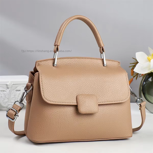 Fashion Good Quality Ladies Trendy Shoulder Bags PU Leather Luxury Women's Handbags - Product Image 4