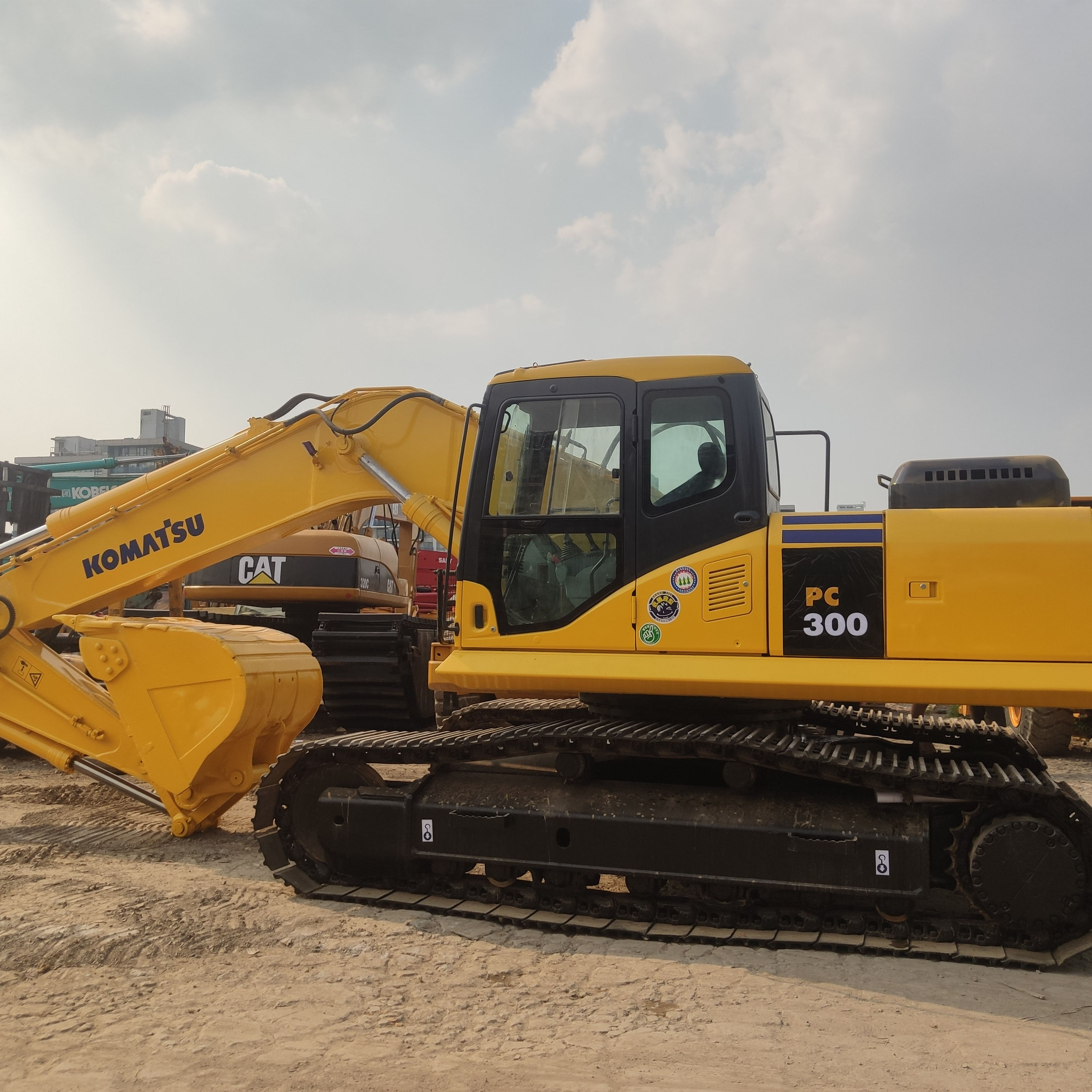 Землечерпалки Komatsu б/у PC300 PC300-7 Гусеничные экскаваторы