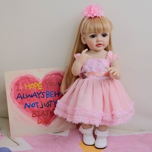 Poupée reborn réaliste de 22 pouces en caoutchouc intégral, vêtements roses, mignonne, vente en gros, avec de longs cheveux dorés - Product Image 2
