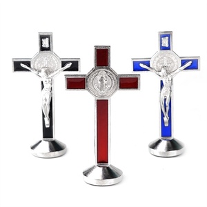 Petite <span class=keywords><strong>statue</strong></span> de Jésus 80x42mm, crucifix sur pied, aimant métallique, crucifix de voiture Saint Benoît, <span class=keywords><strong>statue</strong></span> avec base - Product Image 2