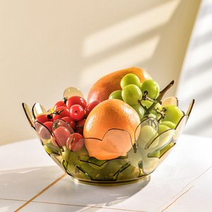 Plato de frutas transparente de lujo ligero y sencillo con diseño de pétalos para la sala de estar, mesa de té, frutas secas y aperitivos. - Product Image 2