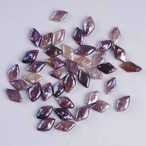 Perlas Naturales de Agua Dulce con Forma de Diamantes, Partículas Dispersas de Trébol, para Hacer Collares y Pendientes en Color Blanco Natural y Morado - Product Image 3