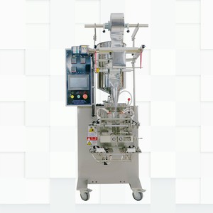 Machine de remplissage de sachets à piston avec remplissage de particules pour purée de viande, pâté, morceaux d'aliments humides pour animaux de compagnie dans une sauce - Product Image 2
