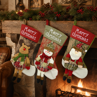 Ensemble de chaussettes de Noël en peluche 3D de 18 pouces de qualité supérieure, personnalisées avec des personnages de Père Noël, bonhomme de neige et renne, décoration suspendue pour cheminée de Noël