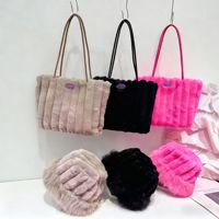 Sac fourre-tout en fausse fourrure pour femme, sac à bandoulière moelleux et pelucheux Y2K, sac à main tendance avec fermeture éclair pour les fêtes et l'usage quotidien