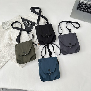 Sac bandoulière portable de voyage Fashion Square, nouveau sac à bandoulière unisexe tendance et personnalisé, petits sacs à bandoulière décontractés verticaux pour téléphone - Product Image 1