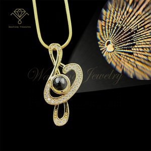 LV012 Je t'aime en 100 langues Projection Fashion Chokers Colliers Hommes Plaqué or 18K Serpent Charm Collier Pendentif Bijoux - Product Image 1