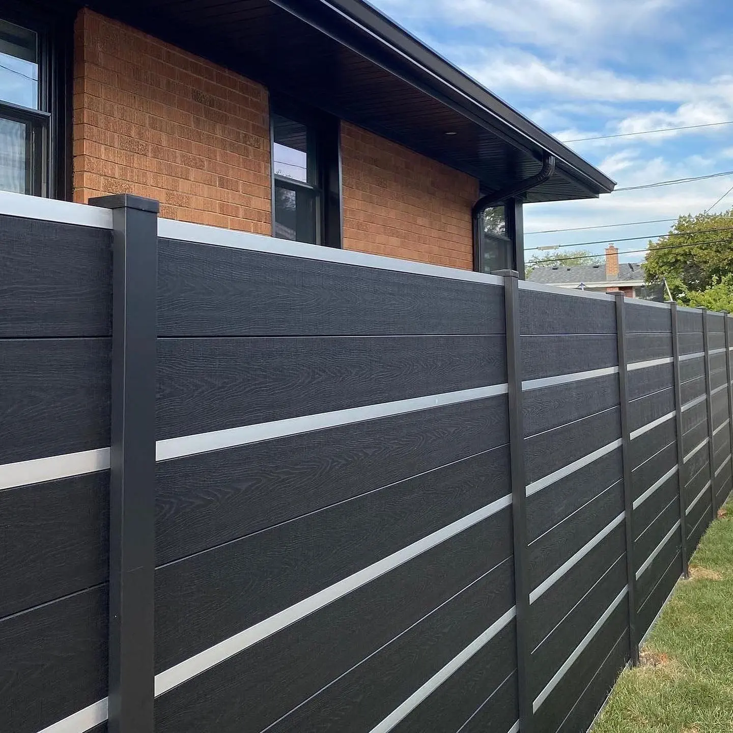 Outdoor yard wood plastic composite fence panel board garden gate door privacy wpc fence