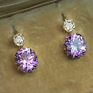 Orecchini Pendenti Geometrici Minimalisti Viola per Donne, Eleganti Gioielli che Valorizzano il Viso - Product Image 2