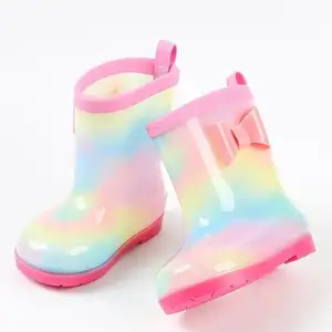 Yeni stil çocuk yağmur çizmeleri kız ve erkek moda PVC su ayakkabısı karikatür Rainboots