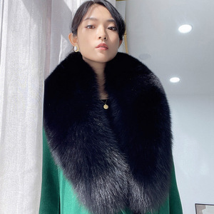 Nouveau manteau en fourrure de renard à capuche en laine respirante pour l'hiver 2023 avec col amovible et doublure en cachemire pour femmes - Product Image 4