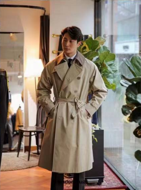 Men's Mid-Length Double-Breasted Trench Coat - Safari Style