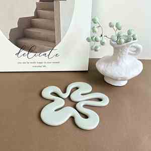 Modern Design Irregular <b>Coaster</b> Heat Resistant Flower Shape Cup Mat Non-Slip Table Trivet Heat Insulation Eco-Friendly Reusable - Product Image 5