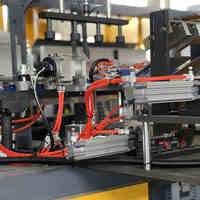 NOUVEAU Machine de fabrication de bouteilles en PET entièrement automatique 2.5L 5L Machine de fabrication de bouteilles Machine de soufflage d'eau