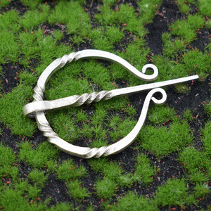 Collezione di spilla in stile vyking retrò con Fibula annodata - Product Image 1
