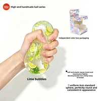 Balle anti-stress souple transparente en gel auto-mélangé de qualité supérieure, jouet sensoriel translucide, balle à presser en forme de fruit fraise, objet de collection