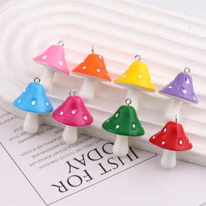 Colgante de resina 3D con diseño de hongo de lunares, colores aleatorios, accesorios de joyería DIY, dijes temáticos con forma de dibujos animados - Product Image 2