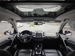 Auto Usata di Alta Qualità, Seconda Mano, Ben Tenuta, <span class=keywords><strong>Volkswagen</strong></span> <span class=keywords><strong>Tiguan</strong></span> <span class=keywords><strong>2015</strong></span> 1.8TSI Automatica 2WD SUV con Allestimento Lusso - Product Image 6