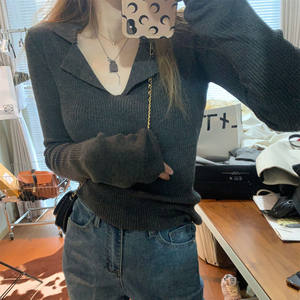 Suéter de punto con cuello en V para mujer en la primavera de un <span class=keywords><strong>nuevo</strong></span> suéter con forro interior elegante y aspecto reductor de edad. Top de manga larga - Product Image 3