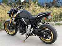 Moto sportive d'occasion Honda Hornet CB1000R, moteur quatre cylindres, cylindrée 1000 cm³, moto de route, vitesse maximale 300 km/h