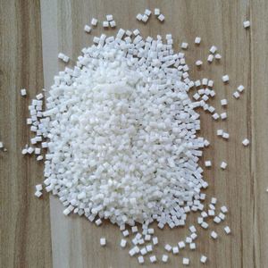 Granulés de plastique LLDPE de qualité pour film soufflé, polyéthylène linéaire basse densité vierge, résine LLDPE pour films d'emballage et tuyaux - Product Image 2