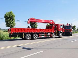 LKW-Montierter Kran 21,6m Hubhöhe 31 Tonnen Maximallast 16000KG Hohes Lastmoment Weißer Holzkasten Weichai-Motor Getriebe-Kern - Product Image 3
