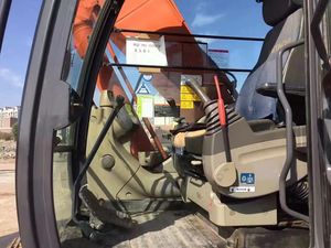 Excavadoras HItachi ZX200 usadas HITACHI ZX200 210 220 excavadora de orugas 20Ton Japan Origin Bucket en buenas condiciones Gran precio - Product Image 4